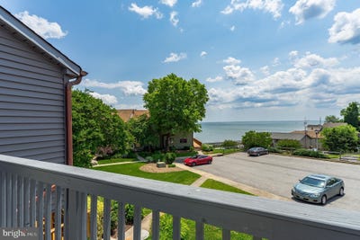/international/us/4018-17th-street-chesapeake-beach-md-110101271570/?lang=en