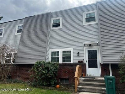 /international/us/11-spring-lane-east-stroudsburg-pa-110107259582/
