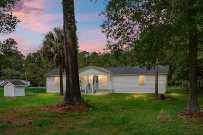 /international/us/1393-harristown-road-bonneau-sc-110108636640/