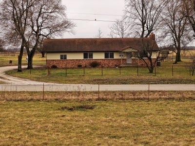 /international/us/13100-e-highway-h-stockton-mo-110108027450/
