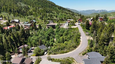 /international/us/130-crestview-lane-park-city-ut-110108549461/