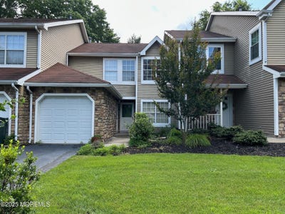 /international/us/15-saddle-court-tinton-falls-nj-110101004238/