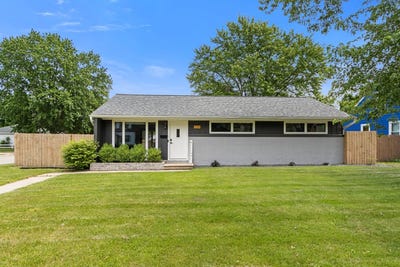 /international/us/221-highland-avenue-portage-wi-110108499315/