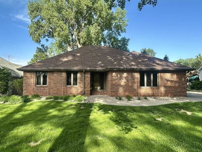 /international/us/716-e-saint-andrews-cir-dakota-dunes-sd-110108541336/?lang=fr