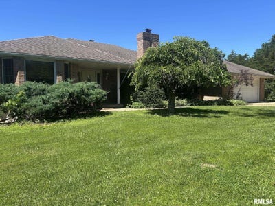 /international/us/1228-eastate-drive-quincy-il-110108805264/