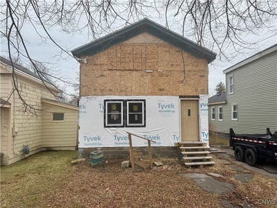 /international/us/75-e-10-1-2-street-oswego-ny-110104780676/