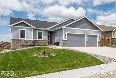 /international/us/16-kettleson-xing-gillette-wy-110099956592/