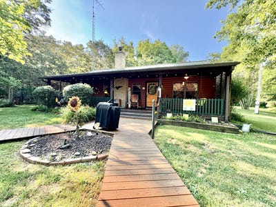 /international/us/432-432-county-road-2100n-ln-xenia-il-110101040716/