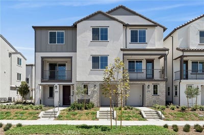 /international/us/16077-w-preserve-loop-chino-ca-110110256820/