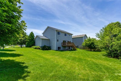 /international/us/725-se-ashton-court-waukee-ia-110108499359/