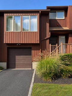 /international/us/10-braemar-court-new-city-ny-110110015290/