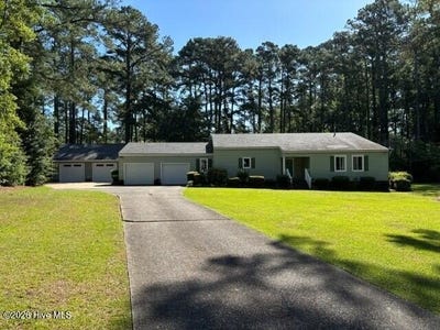 /international/us/4501-w-fairway-drive-trent-woods-nc-110108500703/