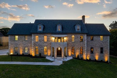 /international/us/551-n-crest-court-chattanooga-tn-110108098810/