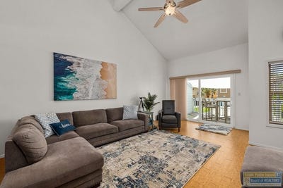 /international/us/118-e-esperanza-ave-south-padre-island-tx-110103408607/