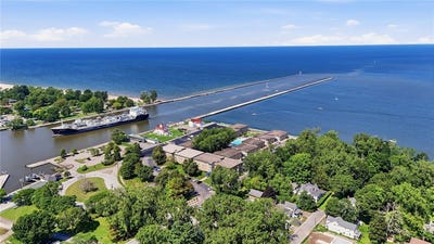 /international/us/811-westage-at-the-harbor-rochester-ny-110120586160/
