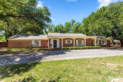 /international/us/722-sunset-drive-burkburnett-tx-110108885754/