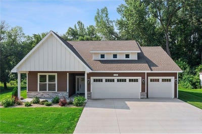 /international/us/634-e-6th-street-chaska-mn-110101490795/
