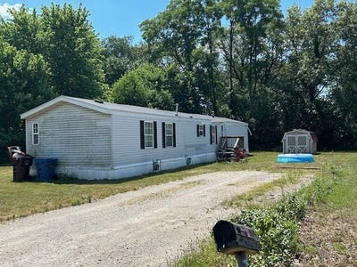 /international/us/745-e-mary-lane-godley-il-110107436520/