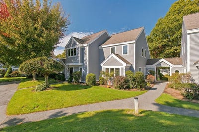 /international/us/74-howland-circle-brewster-ma-110120720496/