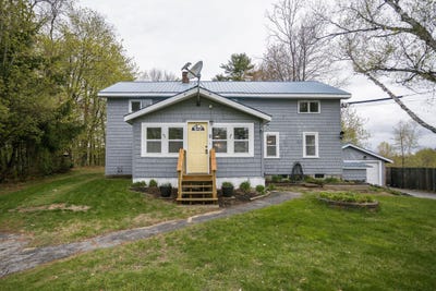 /international/us/38-birch-street-wilton-me-110108078594/