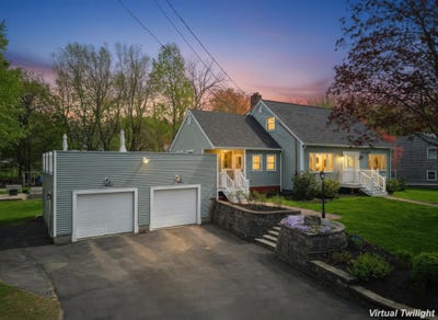 /international/us/9-springview-terrace-plaistow-nh-110107992938/