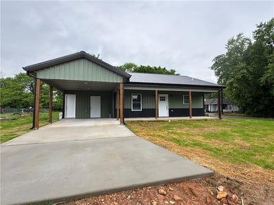 /international/us/8-w-main-street-westville-ok-110120456798/