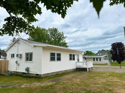 /international/us/238-n-elm-street-gwinn-mi-110108782983/