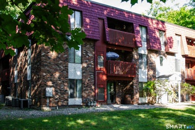 /international/us/10-woodsedge-drive-newington-ct-110107353826/