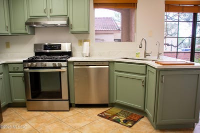 /international/us/14026-n-green-tree-drive-oro-valley-az-110120560926/