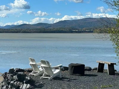 /international/us/118-capital-hill-drive-shoreham-vt-110107801058/