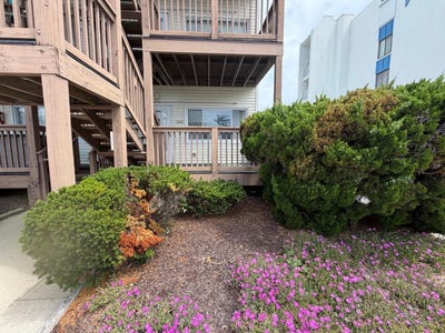/international/us/8-121st-street-ocean-city-md-110108983468/