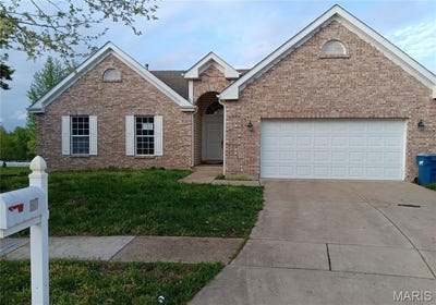 /international/us/318-coventry-trail-lane-maryland-heights-mo-110107408151/