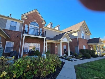 /international/us/20024-hidden-oaks-drive-brownstown-twp-mi-110120636171/