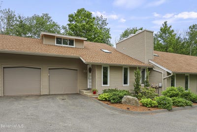 /international/us/15-wexford-ct-lenox-ma-110104158955/