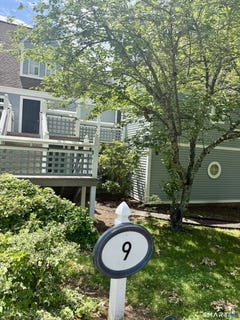 /international/us/924-old-pond-lane-norwich-ct-110108741547/