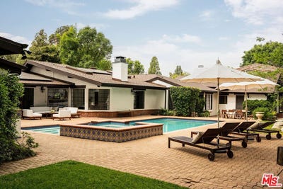 /international/us/4860-vanalden-ave-tarzana-ca-110108301615/