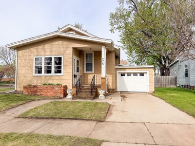 /international/us/975-illinois-ave-sw-huron-sd-110107799539/