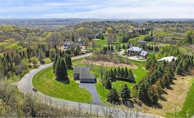 /international/us/9820-deerbrook-drive-chanhassen-mn-110108297671/