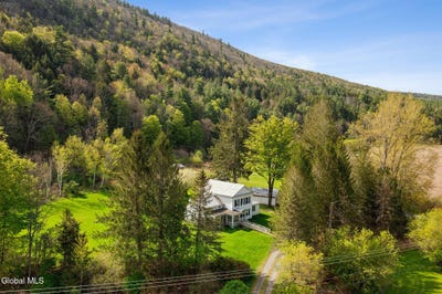 /international/us/2310-new-york-30-blenheim-ny-110107869126/