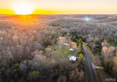 /international/us/382-state-highway-v-steelville-mo-110099260464/