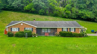 /international/us/2351-us-highway-221-jefferson-nc-110107725002/