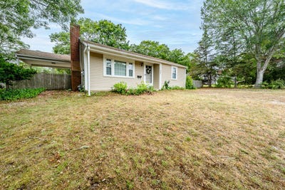 /international/us/25-buckwood-drive-south-yarmouth-ma-110098245257/