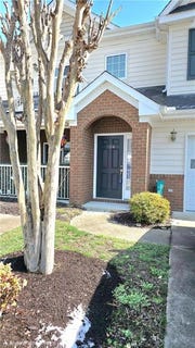 /international/us/704-rustads-circle-williamsburg-va-110120084272/