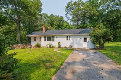 /international/us/247-quaker-lane-scituate-ri-110101478493/?lang=id