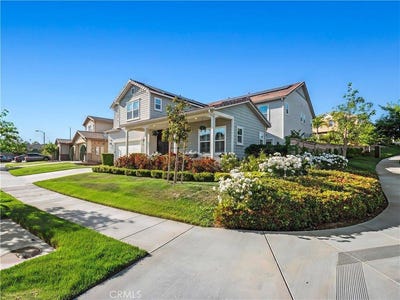 /international/us/22385-midtown-court-saugus-ca-110099772457/