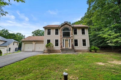/international/us/555-whippoorwill-drive-bushkill-pa-110100849282/