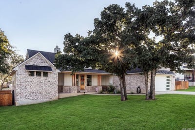 /international/us/181-w-magnolia-cir-la-vernia-tx-110120411269/