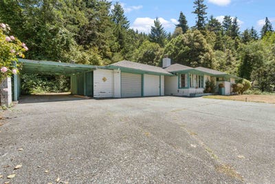 /international/us/5900-north-bank-crescent-city-ca-110101054407/