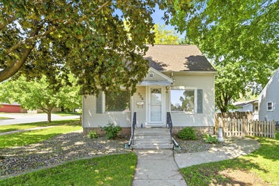 /international/us/320-w-8th-street-kaukauna-wi-110108347936/