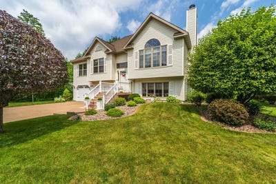 /international/us/1102-lemke-avenue-rothschild-wi-110100981480/